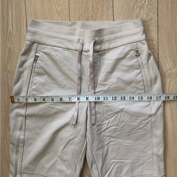 Athleta Headlands Hybrid Trek Jogger in Birch Gray Women’s Size 2/P - Picture 6 of 15